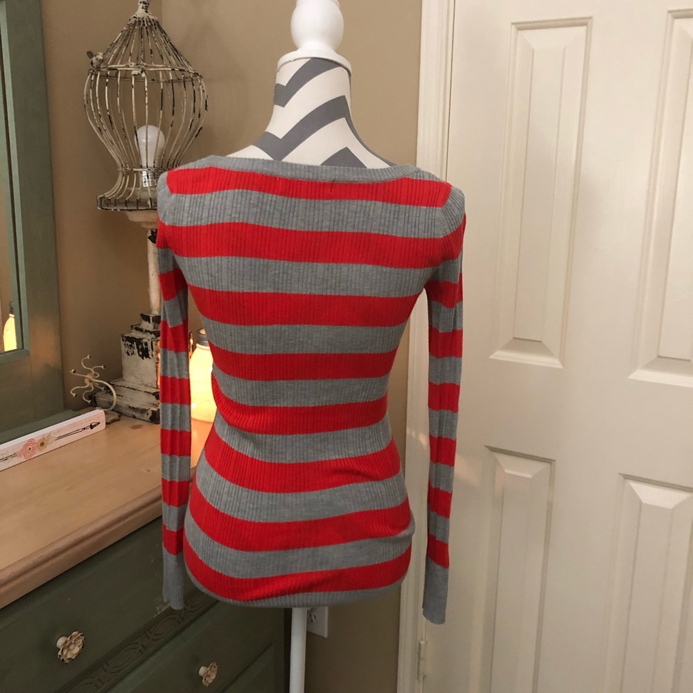 Sweater - Picture 2 of 5